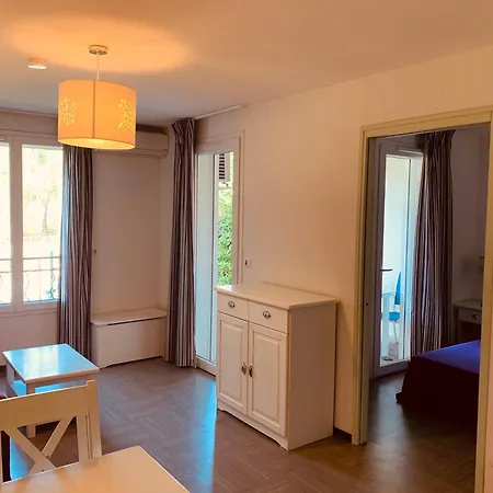 홀리데이파크 Terres De France - Cote Provence 그뢰오레방